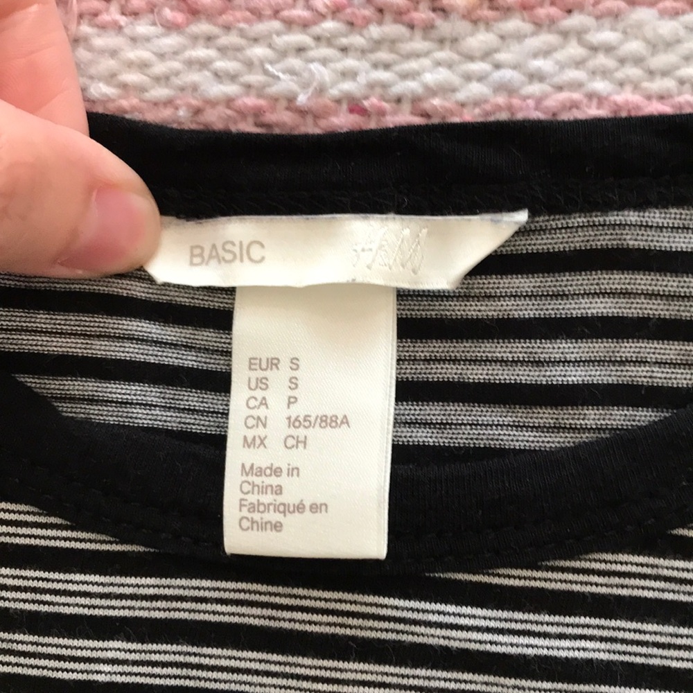H&M Basic Stripped Cropped Tee - Picture 3 of 5